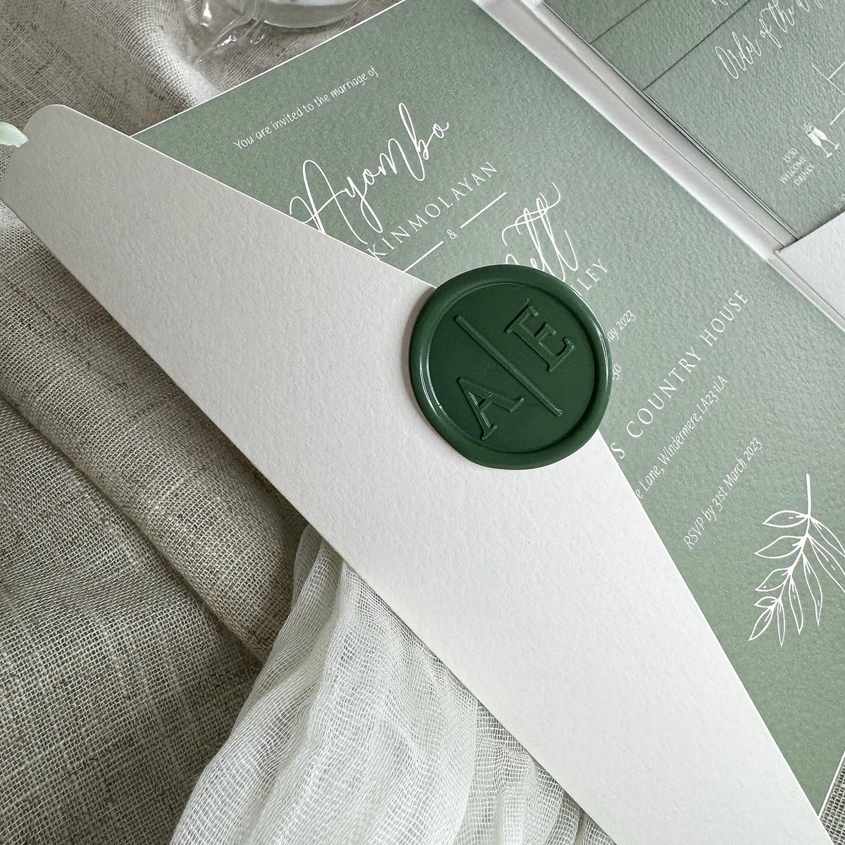 byinvitationly's tweet photo. Sage // We love using colour on wedding stationery. Like these beautiful folio invitations with stepped inserts. They are finished on sage textured card &amp; perfectly enclosed in a white textured folio. Which is sealed with a bespoke wax seal / https://t.co/iuyxcpY5RX #weddingideas https://t.co/RmKcUKwRDx