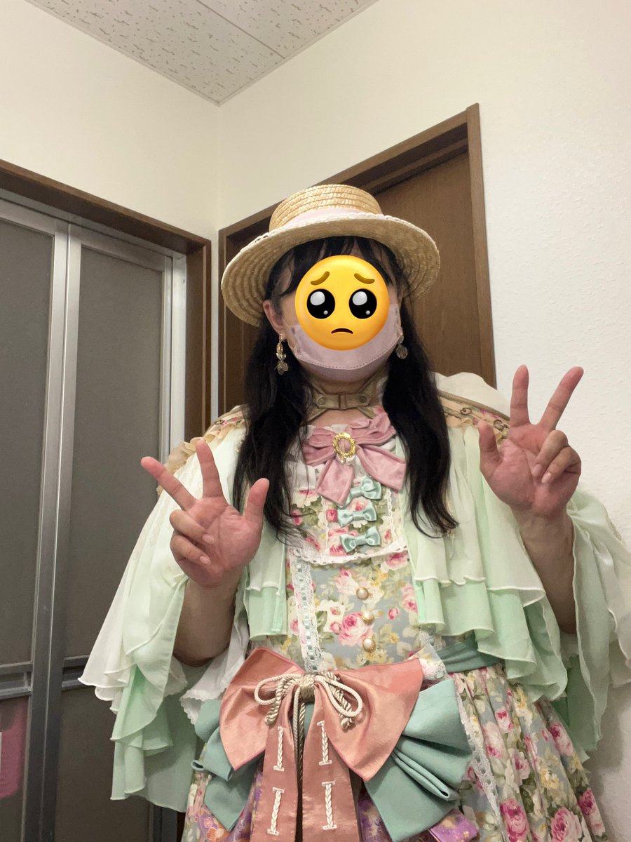 muse2525_game's tweet photo. 気が付いたら2年経ってました(:3_ヽ)_
最初期の頃よりはって感じもするけど1年前と今日とでは髪が伸びただけくらい？
変わらずTPOを守りつつ、自分なりに楽しめたらなぁと思ってます。カフェはともかくヌン活はまだ先になりそう()
引用は2年前と1年前。比較用に
#ロリィタ 
#ロリィタさんと繋がりたい https://t.co/Cp0b9OnEyg