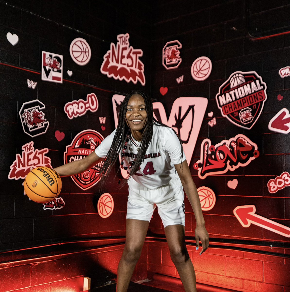 BREAKING: Arkansas transfer Maryam Dauda has committed to South Carolina. on3.com/her/news/on3-2…