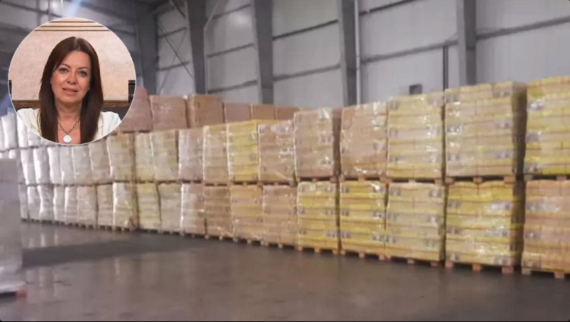 ninez_frente's tweet photo. Cada día hay +niñxs sin comer mientras 5000 ton de alimentos se acumulan en depósitos del Estado  
Esa falta de alimento impacta en irreparable déficit para el desarrollo cognitivo de lxs niños 
La Justicia se expidió #CadaSegundoCuenta 
#VulneracionDeDDHH https://t.co/BpQ4xz3Qjs