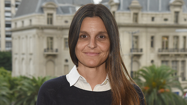 GC_CUNY's tweet photo. Meet Carolina Fraga, a recent #GCGrad in Linguistics, who has made a career out of her passion for language and syntax. Discover her journey from Buenos Aires to the Yale Grammatical Diversity Project https://t.co/eQHCwld5Oh @CUNY_GCLing https://t.co/i9ki9bwped