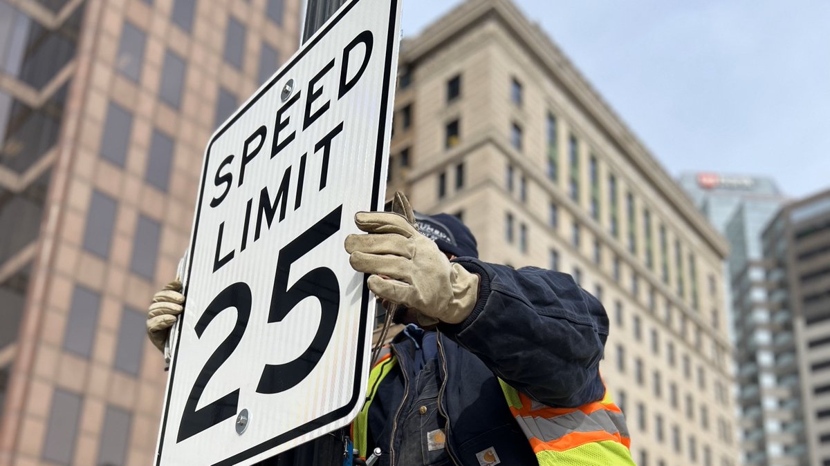 🚦Thanks to Vision Zero Columbus and partners, downtown crashes have decreased by 15% since lowering the speed limit to 25 MPH. Remember, drive 25 when in downtown Columbus! Take the pledge to be a Vision Zero Hero: loom.ly/vf5rwp4 #PedestrianSafety #DriveResponsibly