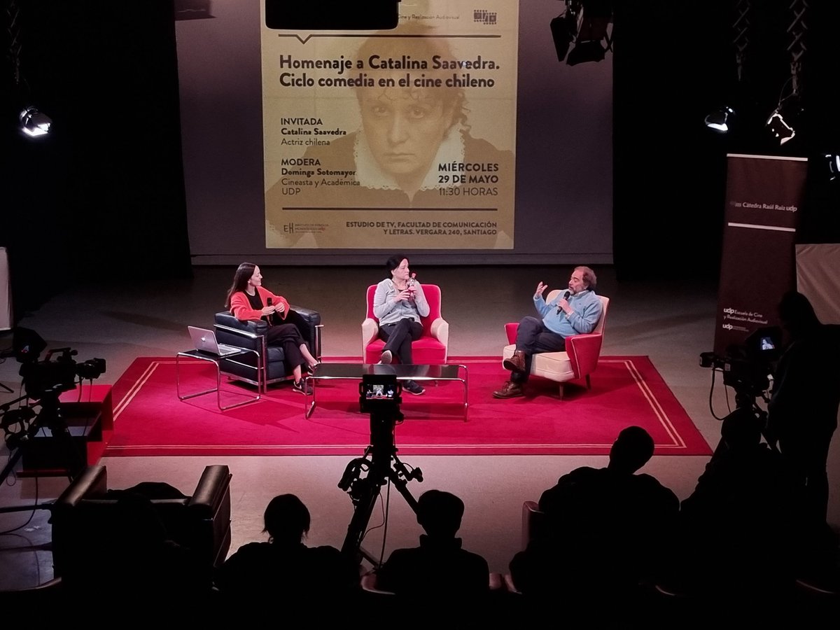 Cine_UDP's tweet photo. 🗓️Ciclo comedia en el cine chileno. Te invitamos a homenajear el talento de Catalina Saavedra, destacada actriz nacional en nuestro nuevo ciclo de cine chileno + humor

🔴Ver en vivo: https://t.co/xjY8EcfY0V https://t.co/VMCIkFSYxw