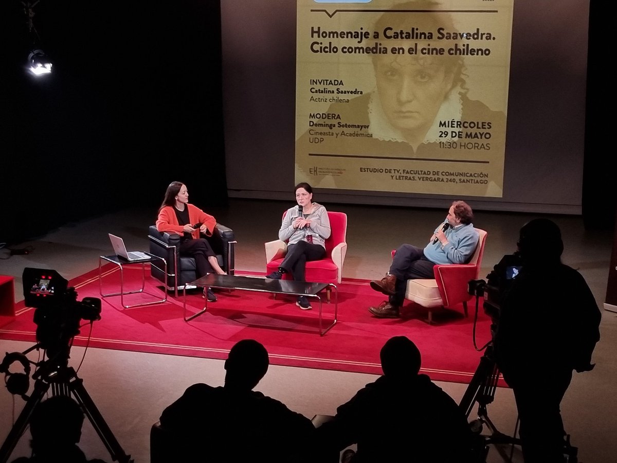 Cine_UDP's tweet photo. 🗓️Ciclo comedia en el cine chileno. Te invitamos a homenajear el talento de Catalina Saavedra, destacada actriz nacional en nuestro nuevo ciclo de cine chileno + humor

🔴Ver en vivo: https://t.co/xjY8EcfY0V https://t.co/VMCIkFSYxw