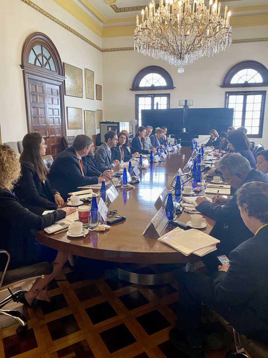 Thank you to @CancilleriaCol Ambassadors Duarte and Ortiz for co-leading a migration session with participants from @stateprm, @usaid and @dhsgov aimed at strengthening our collaboration in supporting integration in Colombia and other durable solutions for migrants. 🇨🇴🇺🇸