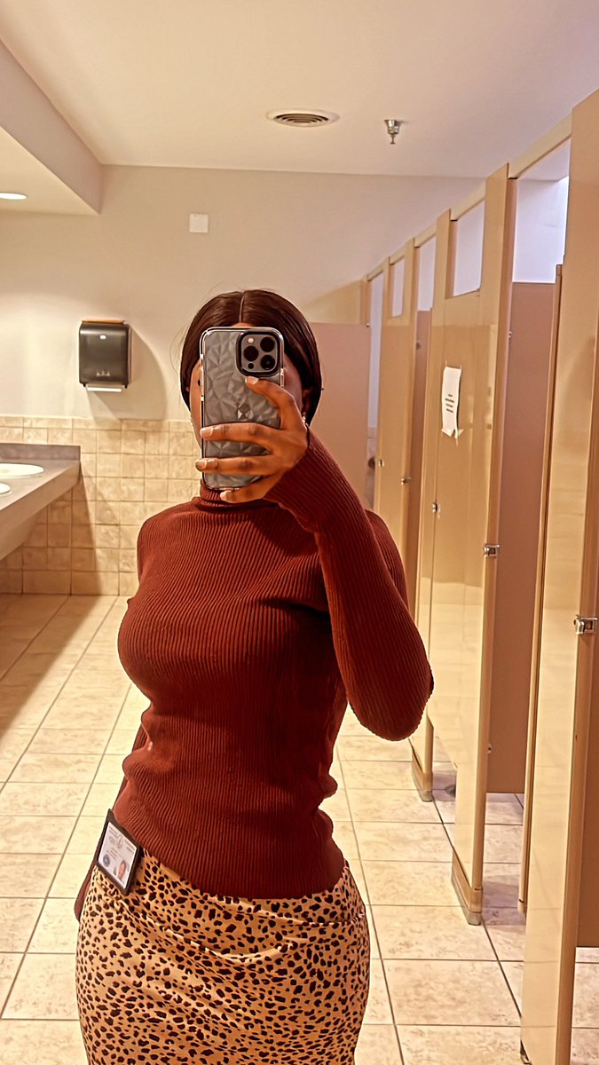 lifeofcandace's tweet photo. #Workselfies #DoctorCandace https://t.co/CNooDkvppb