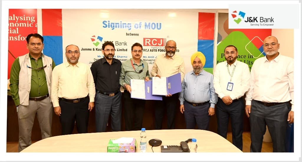 J&K Bank Signs MoU with RCJ Auto Forge Pvt. Ltd. to offer easy financing for e-vehicles Click here to read more - facebook.com/share/p/oj9Bht… #JKBank