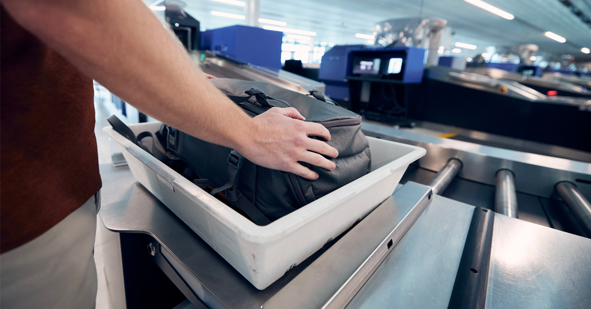 globe_composite's tweet image. When your carry-on luggage goes through X-Ray scanners at the Airport, could traces of lead could be deposited on your belongings?  | bit.ly/44MYAz6

🌎 #RadiationShielding #xrayprotection #xraysecurity #AirportSecurity #MaterialHandling