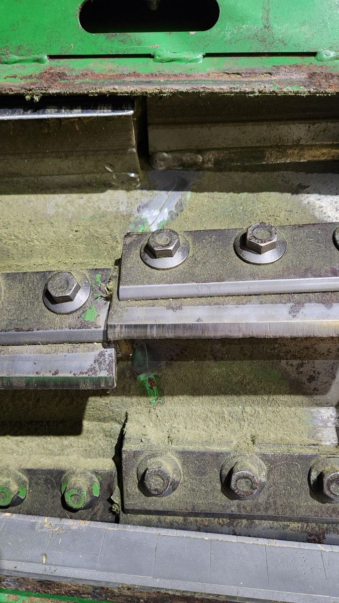 Thought Deere had this problem fixed. <a href="/JohnDeere/">John Deere USA</a>  ???
Severe cracking on cutter head. 2022 9500 chopper.
