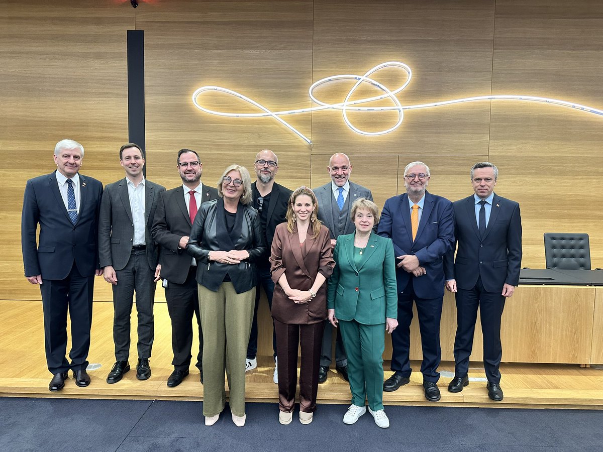 AustriainLT's tweet photo. Visit in Vienna today of the #Seimas Parliamentary Friendship Group for Austria. Thorough discussions chaired by @Matznetter and @eviholz at Parliament among others on Russian war of aggression, security and joining forces also on countering propaganda and disinformation! 🇱🇹🤝🇦🇹 https://t.co/bnqmWNBgMi