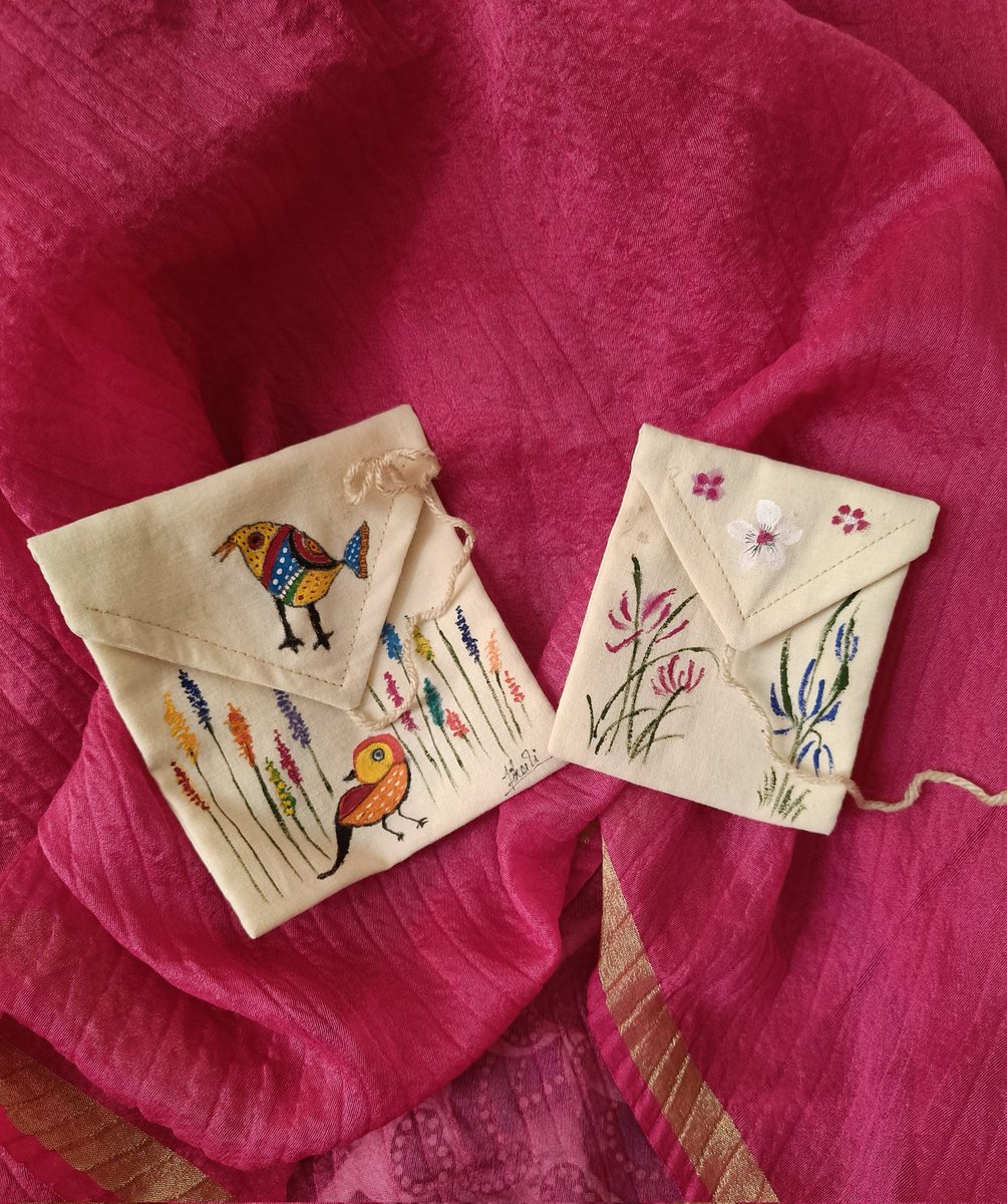 These pretty little envelope bags are made of soft cotton linen. Handpainted on both sides they are reusable and make excellent gift bags for earrings or any precious little thing. DM for price. Share to amplify.#handmadegift #ArtbyTee #indianartist #giftidea #ecofriendly #buynow
