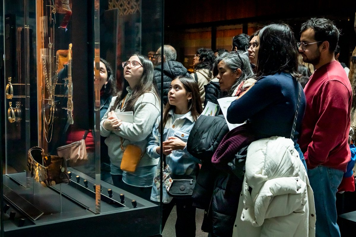 precolombinocl's tweet photo. 📌Con más de 15 mil visitantes, hicimos historia este #DíaDeLosPatrimonios 🤩

La conmemoración de los 25 años de esta fiesta cultural se vivió con más visitantes que cualquier otro año en el Museo.

Disfruta el recuento de esta celebración:
https://t.co/Ae9Xx0qpFo https://t.co/VxFJK8Jx4d