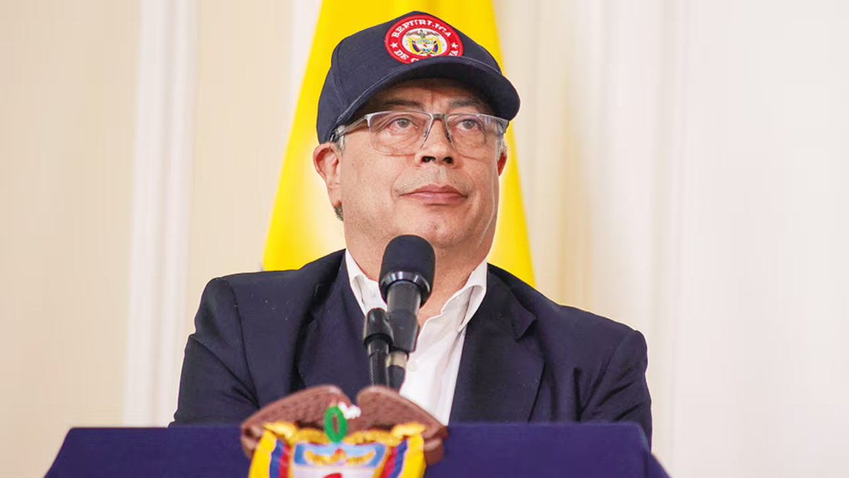 #NoticiasDeLaHora | El presidente @petrogustavo canceló su agenda de eventos previstos fuera de la Casa de Nariño debido a un tema médico.

📻👉bit.ly/2OHd9xB