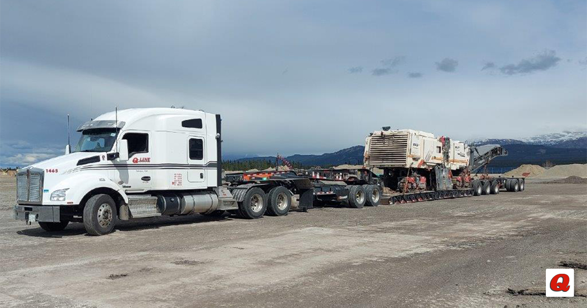 Canada 
OAL = 118'
OAW = 10'
OAH = 15'3'
Weight = 172,000 LBS

📸 Fred S.

#WideloadWednesday #OverDimensional #OversizeLoad #QLife #JustCallQLine #Trucking #Transportation #Logistics #QLineTrucking #MovingTheWorld #ThankaTrucker #DriveQLine #TruckLife #TruckNation #TruckerLife