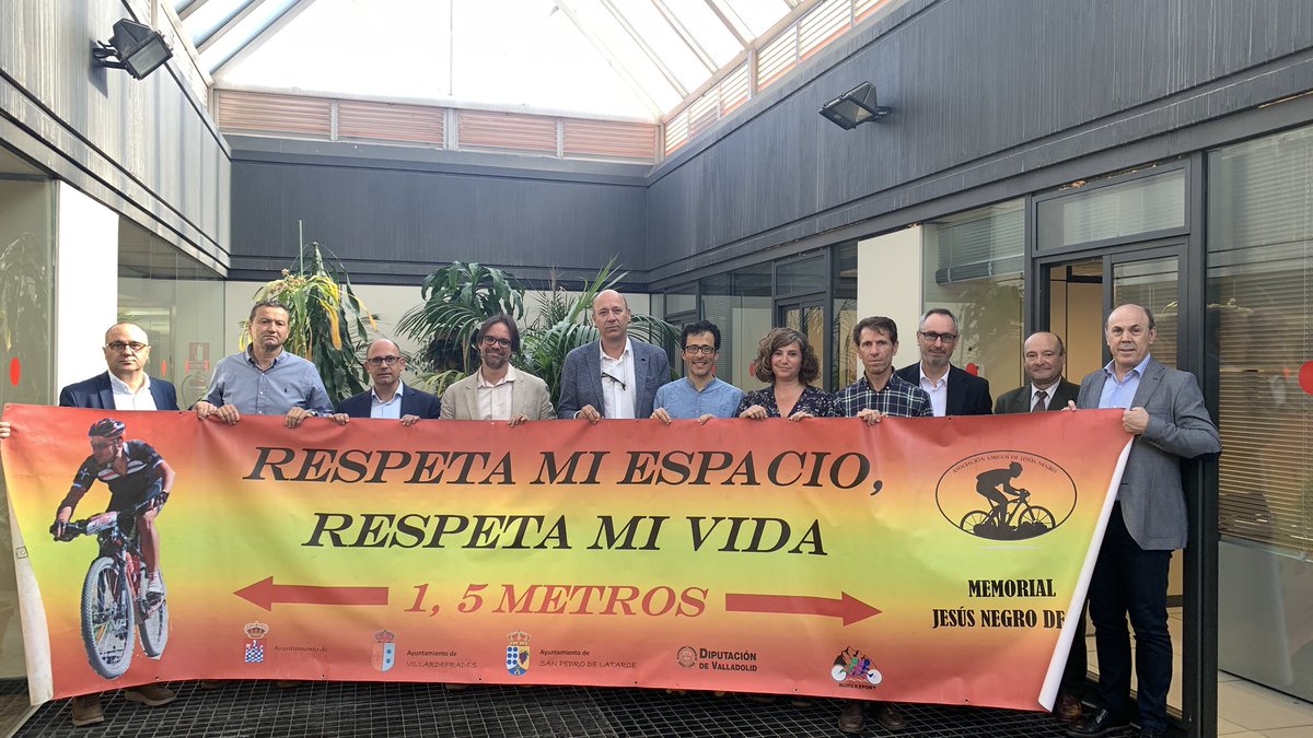 El secretario general de Movilidad Sostenible <a href="/Transxte/">🚉Álvaro F Heredia🚅🚈🚂</a> se ha reunido con la Mesa Española de la Bicicleta, que agrupa a varios colectivos y asociaciones, para analizar la oportunidad que supone la Ley de Movilidad Sostenible para el impulso de la movilidad en bicicleta.
