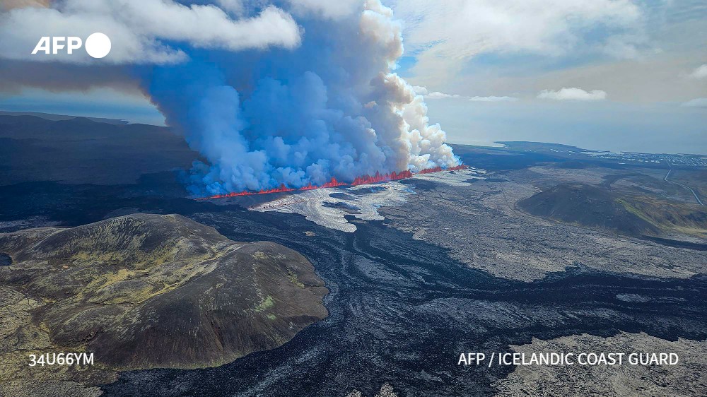 🌋 Une nouvelle éruption volcanique s'est déclenchée sur la péninsule de Reykjanes, dans le sud-ouest de l'Islande, a annoncé l'office météorologique islandais, peu après l'évacuation par les autorités de la ville voisine de Grindavik #AFP