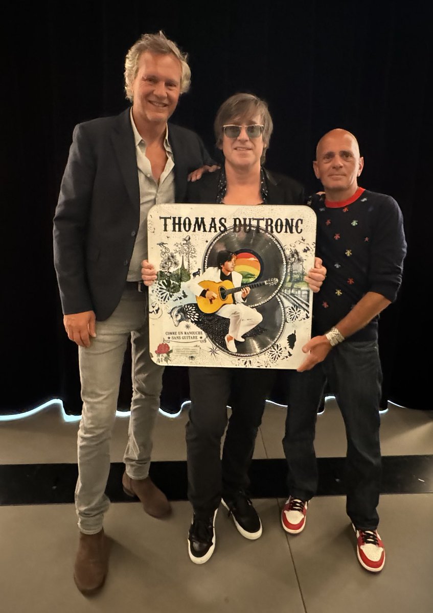 . (@oliviernusse) on Twitter photo Le 1er Album de Thomas Dutronc a atteint 1 Million d’exemplaires! Une de mes premières signatures comme producteur en 2007 et sans doute une des plus belles histoires que j’ai vécu dans ce métier, avec un Artiste rare et merveilleux ! <a href="/ThomasDutronc/">Thomas Dutronc</a> <a href="/UMusicFrance/">Universal Music FR</a> Le 1er Album de Thomas Dutronc a atteint 1 Million d’exemplaires! Une de mes premières signatures comme producteur en 2007 et sans doute une des plus belles histoires que j’ai vécu dans ce métier, avec un Artiste rare et merveilleux ! <a href="/ThomasDutronc/">Thomas Dutronc</a> <a href="/UMusicFrance/">Universal Music FR</a>