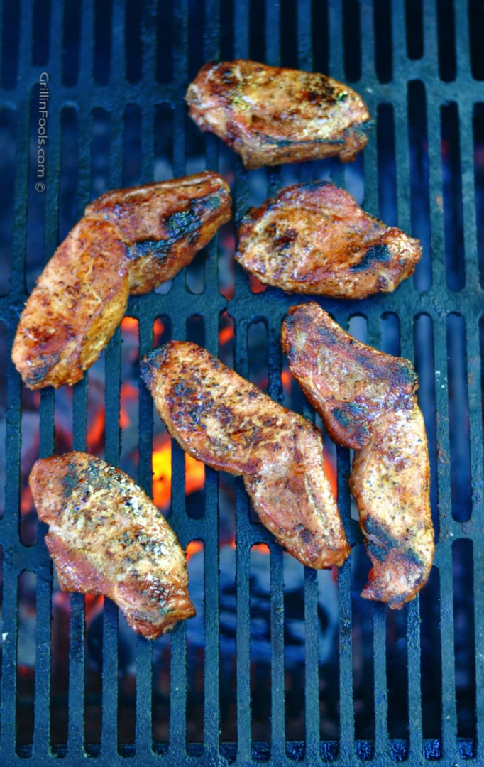 GrillinFool's tweet image. There are two cuts of pork sold as "Country Ribs." 1 type is just fingers of pork shoulder. The true country style is in the pics below &amp;amp; this is the full write up of what they are and how to cook them 👇
grillinfools.com/what-are-count…

#CountryStyle #CountryRibs #CountryStyleRibs #BBQ