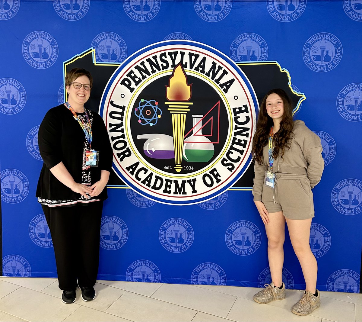 Congrats to @TJHSJaguars' Sarah Greenblatt on her first place award at Pa. Junior Academy of Sciences state competition! Sarah topped nearly 100 behavioral science research projects presented. Mrs. Matta, her sponsor, accompanied Sarah to @penn_state for the competition. #WJHSD