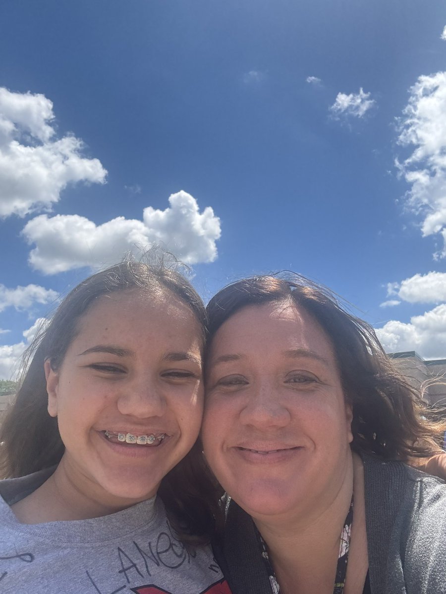 SCI_PTO's tweet image. As this years PTO board ages out we wanted to take a minute to say thank you. Thank you for letting us make memories with all of the kids, for supporting the staff and all the volunteer hours you gave. All of us are so thankful for all of you. This isn’t goodbye but see you soon.