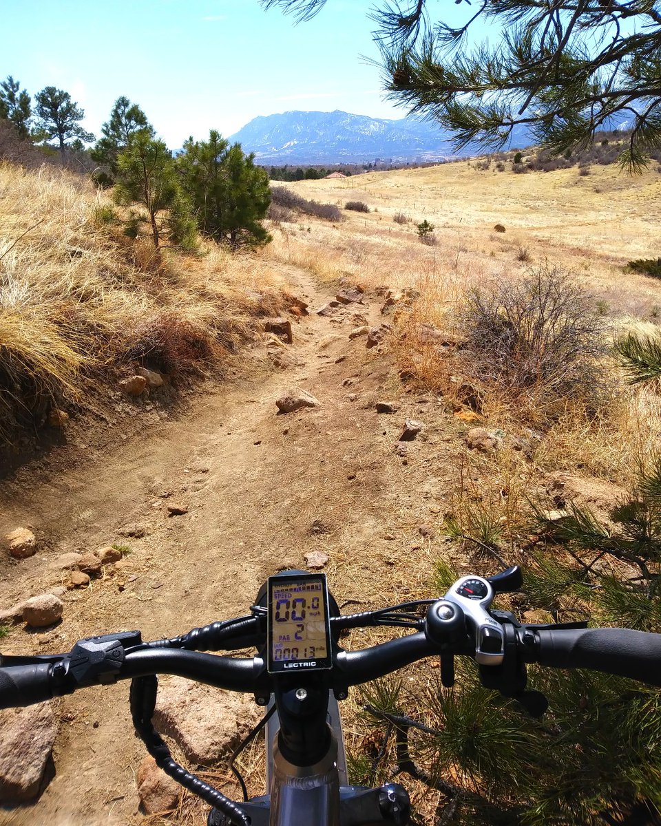 lectricebikes's tweet image. What better way to enjoy the trails than on an XPeak? Plus, they&apos;re on sale! 🏔

📸 : Larry P. 📍 Colorado Springs, CO

•••

#lectricebikes #mountainbike #mtb