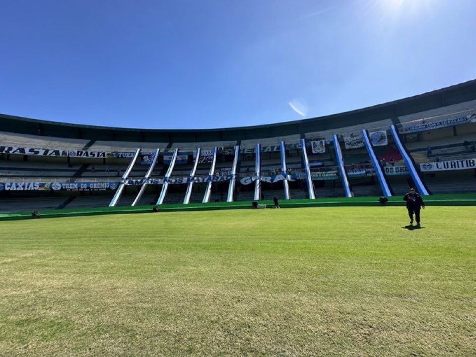 Couto Pereira vai virar noite fria de Olímpico Monumental.

Coisa linda! 🇪🇪