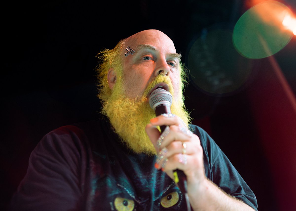 La brutalidad de Les Savy Fav marcó la noche de ayer en el Primavera a La Ciutat (<a href="/Primavera_Sound/">Primavera Sound</a>). 
📷<a href="/judittrota/">Judit Trota</a>