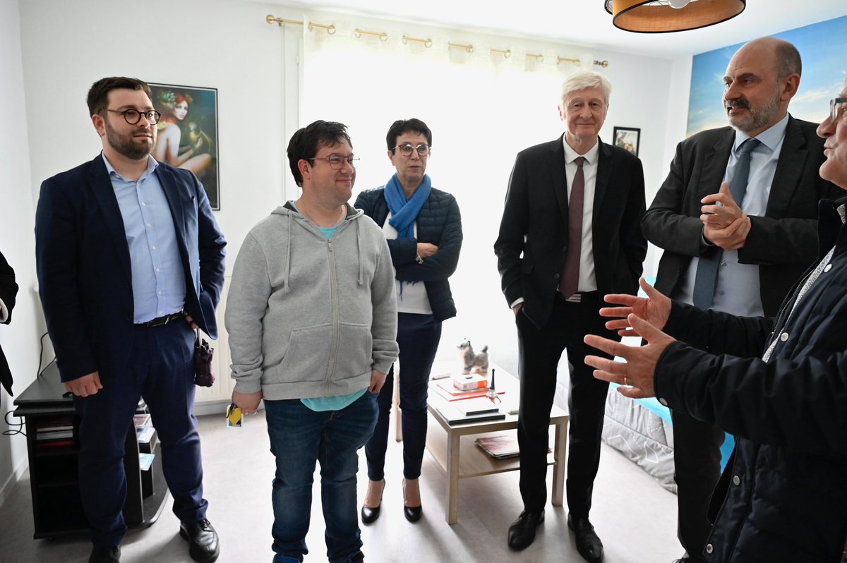 ✅ développer et renforcer la vie en autonomie,
✅ garantir un cadre de vie sécurisé,
✅ limiter le risque d’isolement social des locataires,
✅ faciliter l’accès aux ressources locales (sociales, culturelles, soin..).

Ce projet est géré par l’association APAJH Sarthe-Mayenne,