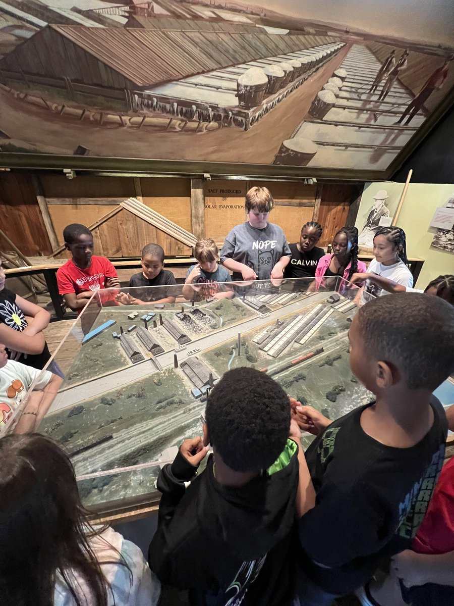 Grecco216's tweet photo. Thank you to @cnmaybe for giving our @HuntingtonSCSD 4th grade the opportunity to experience the @SyracuseSaltCo and the @VisitSyracuse Salt Museum 🧂#PantherPride🐾 https://t.co/dnAiI5CPKV