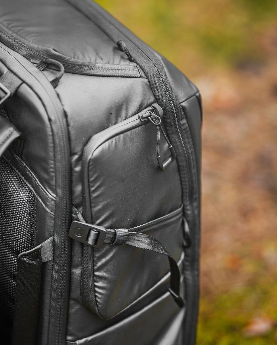 PGYTECH_global's tweet photo. Elevate your photography adventures with the ultimate gear: the OneMo 2 backpack and Beetle Camera Clip by PGYTECH. Designed for the wild, ready for every shot!
@mazurek.photographer
#PGYTECH #BeetleClip #UniversalClip #CameraAccessories #Photography #Outdoor #Travel https://t.co/ayDyZGFPIS