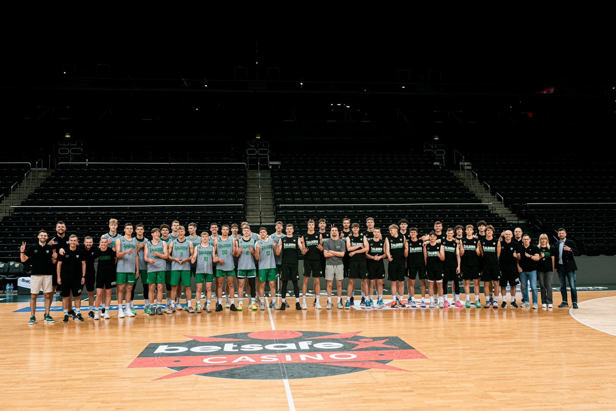 First Zalgiris Youth Reunion event! 🙌 Players from different generations of the Zalgiris Youth system played scrimmage game at @ZalgirioArena and had a great time today. 🏀