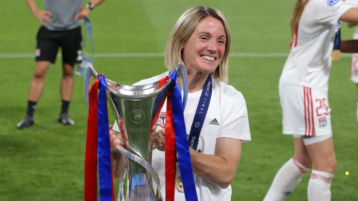 Sonia Bompastor in 3yrs with Lyon:

🏟️118 Games
✅100 Wins
🤝10 Draws
❌8 Losses 
🏆3x League titles(D1 Arkema)
🏆1x Champions League 
🏆1x Coupe de France 
🏅2x Trophée des Championnes
🏅2x D1 Arkema Coach of the Yr 
•Only female to win Champions League as a player & as a coach