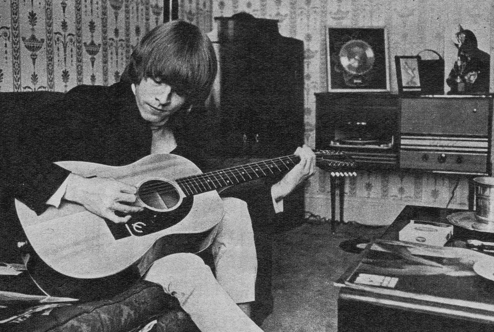 Brian Jones - home recording: youtu.be/LLA886VWQtE?si… An extract of a home recording of a song Brian wrote with Ready Steady Go presenter Michael Aldred. line up: #BrianJones - vocals & 12 string acoustic guitar Photo: #BentRej