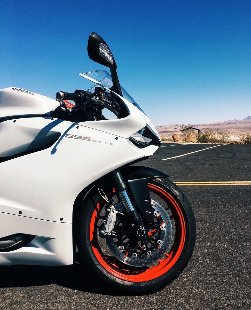 Don’t wait for life, ride to meet it

#ducati #DucatiPanigale

#EatSleepRIDE #ESRapp