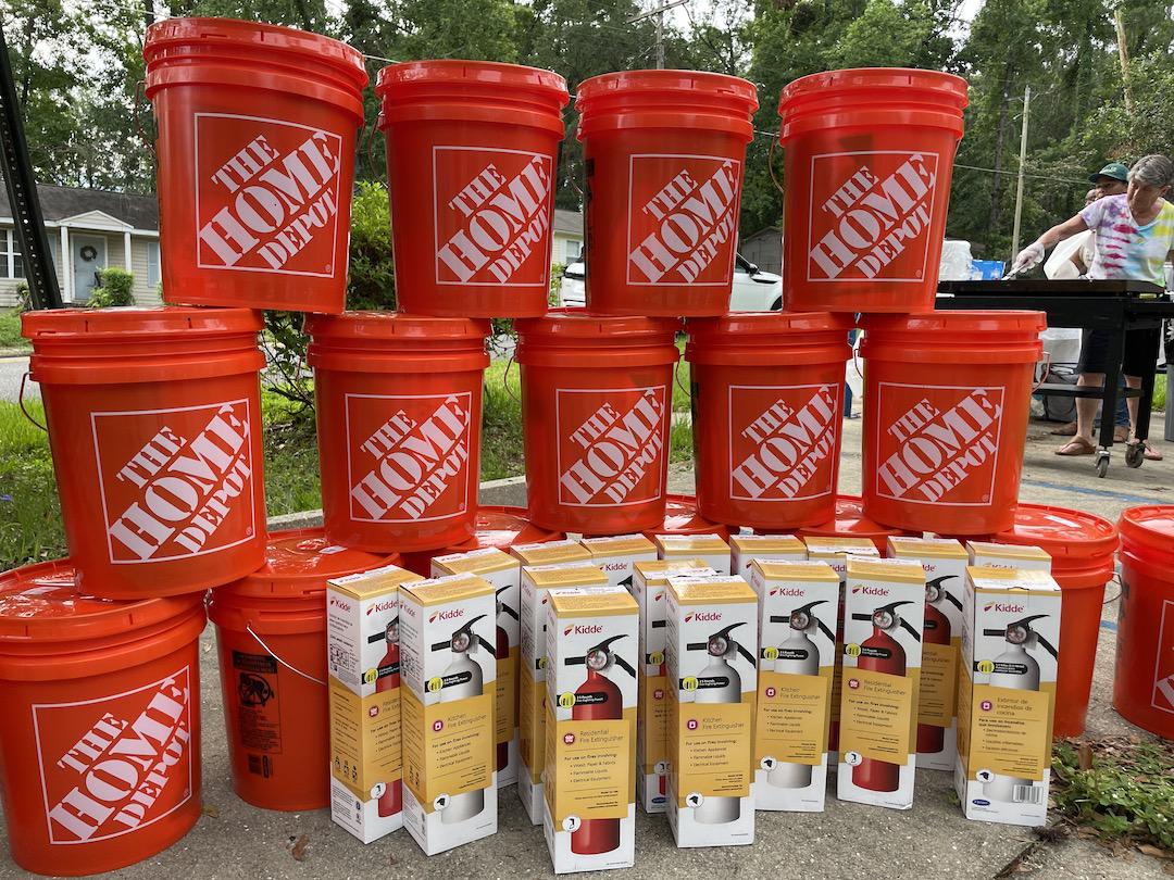 FloridaRetail's tweet photo. The Florida Retail Foundation was proud to team up with Sen. Corey Simon (@csime90) &amp; Rep. @AllisonTantFL &amp; partner with The @HomeDepotGR to donate disaster preparedness kits at Apalachee Ridge Estates. These kits will help more than 30 families prepare for the hurricane season. https://t.co/j7igZHfKkt