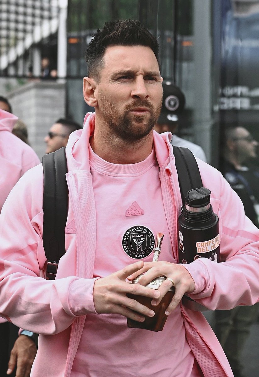 HOY JUEGA LIONEL ANDRÉS MESSI.