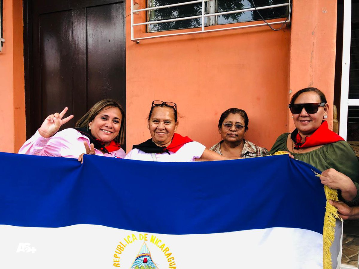 La militancia organizada en #Carazo celebró el 45 aniversario de la Ofensiva Final, reafirmando su compromiso con la lucha por una #Nicaragua en paz y libertad. 💪🇳🇮❤️🖤✊🏻

#TodosJuntosAl4519 
#SoberaníayDignidadNacional