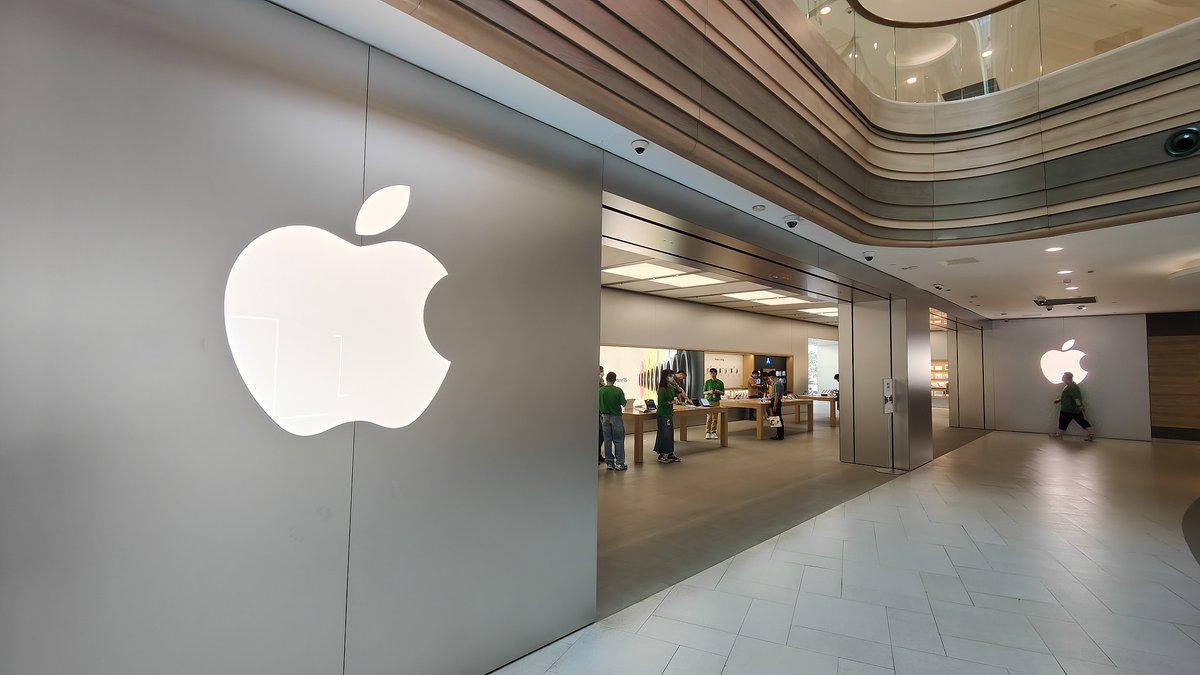 A Chinese court on Wednesday ruled that while #Apple has a dominant position in the Chinese software market, it has not abused it, rejecting a Chinese consumer's lawsuit accusing the US tech giant of monopolistic practices regarding in-app purchase fees. globaltimes.cn/page/202405/13…