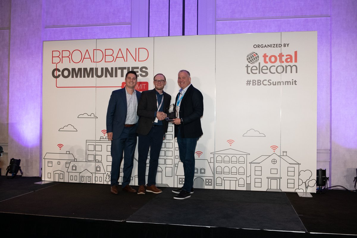 Zhone_Tech's tweet image. DZS, along with Tachus, LLC, is honored to have been awarded the 2024 Cornerstone Award for “Best Local Provider of the Year” which was held at the Broadband Communities Summit in Huston. 

Congratulations to all recipients of the Cornerstone Awards! 🏆
