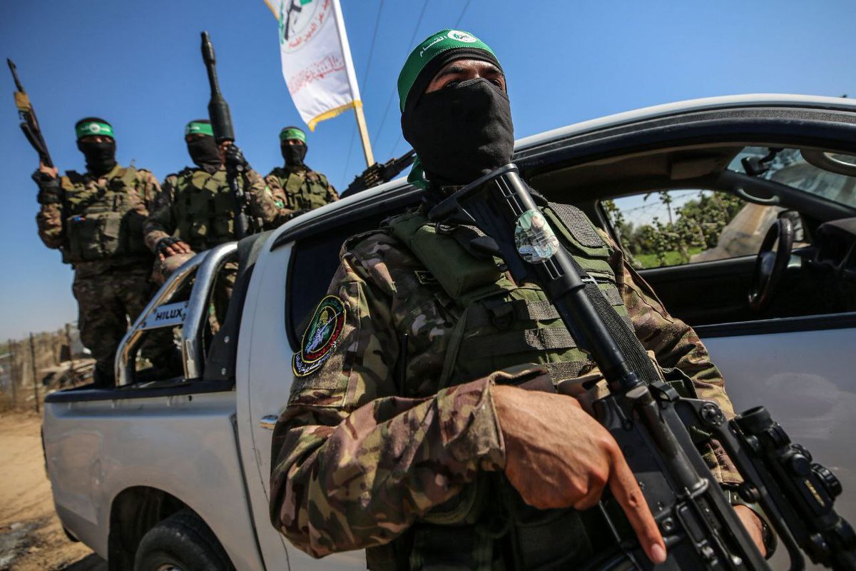 Marchfoward's tweet photo. TERKINI 

ALHAMDULILLAH 

IDF TEWAS DI JABALIA GAZA 

Divisyen 98 IDF tewas di tangan 3 Batalion Briged Al Qassam bersama Beberapa Batalion Pasukan Pejuang Palestin yang dalam pertempuran selama 3 minggu di Jabalia 

Divisyen 98 IDF sudah berundur secara rasmi sekaligus Pasukan Pejuang Palestin berjaya mempertahankan Jabalia

Laporan awal menyatakan 2 Batalion Briged Al Qassam masih kekal kukuh dengan hanya 1 Batalion sahaja mempunyai angka gugur dan cedera yang agak besar

Dikhabarkan IDF menukar rancangan dengan Briged Ketujuh dan Briged Ke 35 ke Rafah 

7 Briged dan 2 Divisyen kini berada di Gaza dengan 2 Briged di bawah Divisyen 99 di Koridor Netzarim dan 5 Briged di bawah Divisyen 162 di Rafah

Sekaligus kini kawasan pertempuran tertumpu di dua kawasan iaitu Koridor Netzarim dan Rafah sahaja