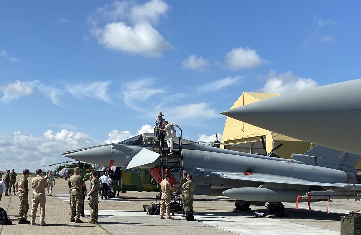 HansVeerbeek4xE's tweet photo. Interesting visit to MK Airbase, Romania, by the @SHAPE_NATO NMR Echelon.
@82ndABNDiv
#TaskForce82
@RoyalAirForce
@FinnishAirForce
@MissionAIGLE
@PutteKaj
@UKNMRSHAPE
@MApNRomania https://t.co/n841NdoSic