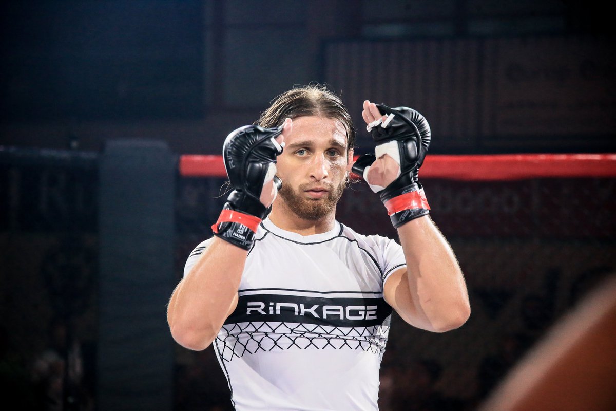 Thomas Murris x Ismaël Belmehadji

Combat amateur 3x3min

Vainqueur Thomas Murris par soumission au 1er round 

✅ WARRIORS NIKAIA MMA
🇫🇷 Nice, France
📍Salle Leyrit, 06300 Nice 
📆 25 mai 2024