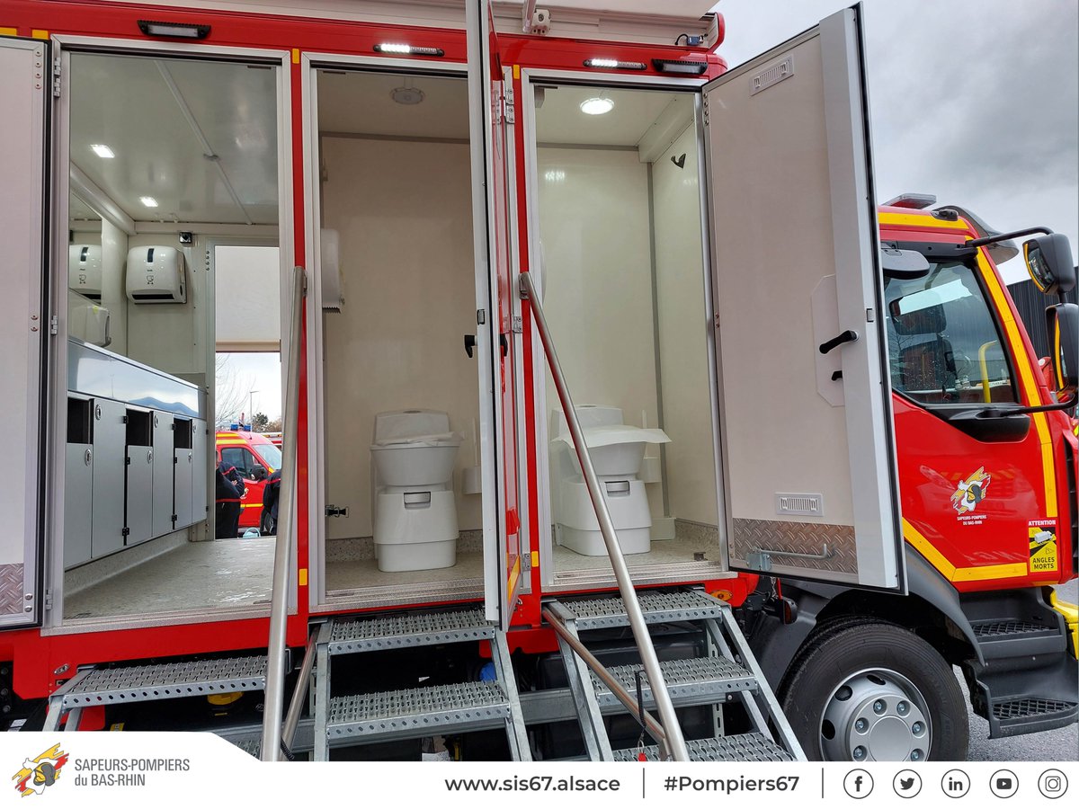 sdis67's tweet photo. [ENGIN] 🚒Mise en service aujourd’hui du nouveau véhicule de soutien aux intervenants (VSI). Unique en France, ce véhicule permettra d’offrir aux personnels mobilisés sur le terrain un soutien au sens large lors d’interventions d’ampleur, complexes ou de longue durée. https://t.co/TZVY4DeyC8
