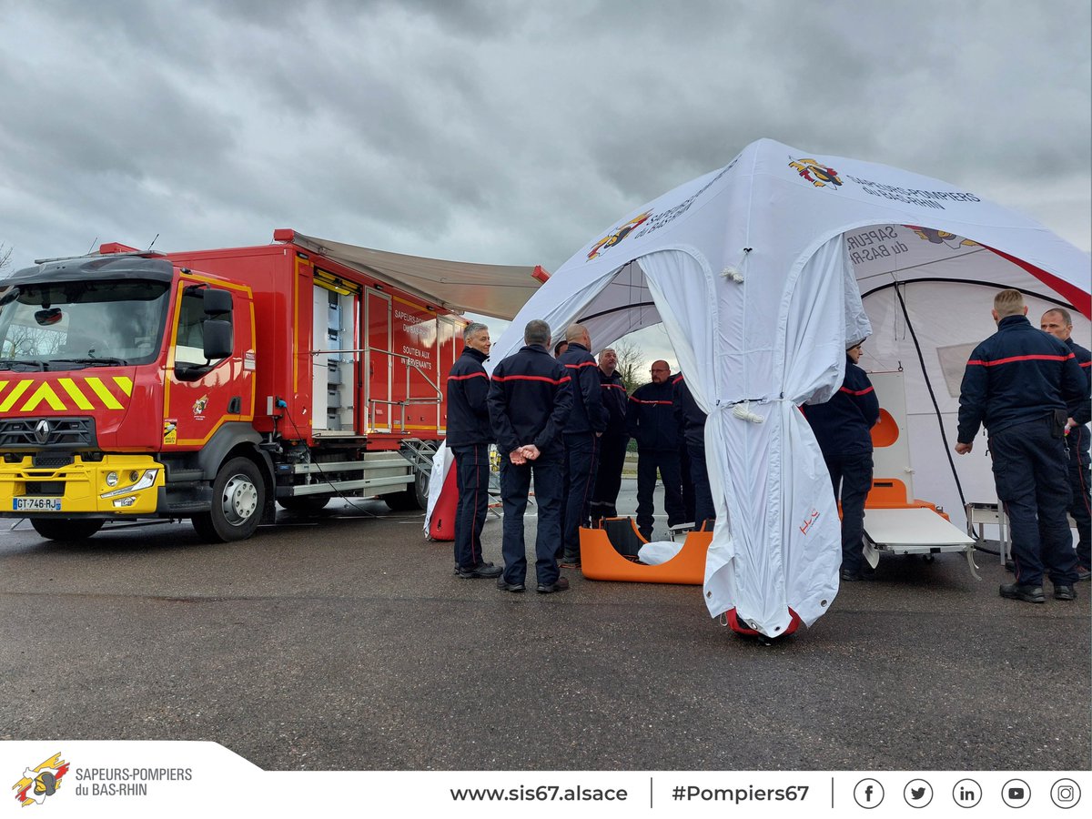 sdis67's tweet photo. [ENGIN] 🚒Mise en service aujourd’hui du nouveau véhicule de soutien aux intervenants (VSI). Unique en France, ce véhicule permettra d’offrir aux personnels mobilisés sur le terrain un soutien au sens large lors d’interventions d’ampleur, complexes ou de longue durée. https://t.co/TZVY4DeyC8
