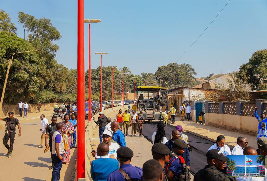 Haut-Katanga : la ville de Likasi métamorphosée, de nombreuses routes ont été complètement reconstruites et fermées aux  trucks qui n’empruntent désormais que la route de Contournement quasiment achevée. Pendant ce temps, de nouveaux chantiers ont été ouverts ce mercredi 29 mai