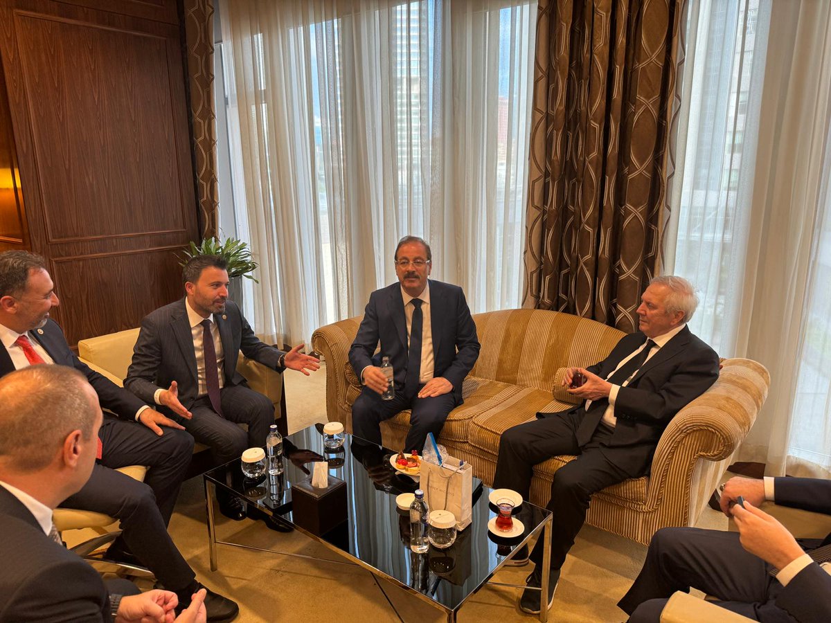 Fenerbahçe Spor kulübü önceki dönem başkanı Sayın Aziz YILDIRIM ile hoş bir sohbet.