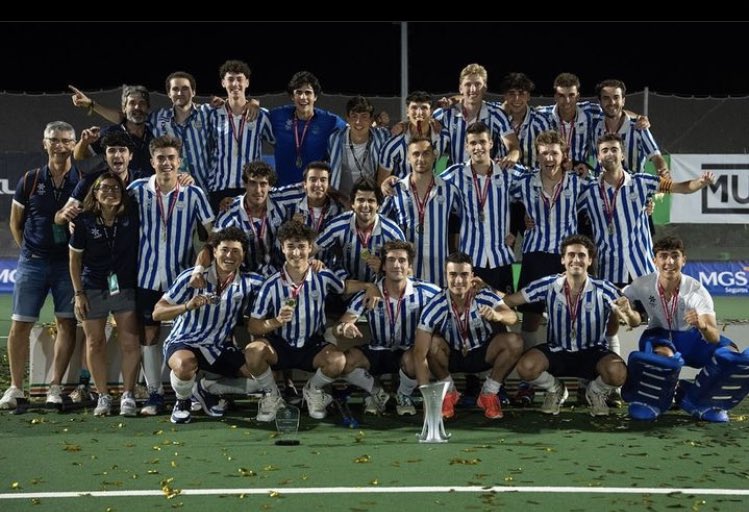 🏑| 🏆 El <a href="/clubegara/">Club Egara</a> 1️⃣9️⃣3️⃣5️⃣ es corona campió de la lliga de la Divisió d’Honor 🅱️ després de superar al Vallès a les semifinals i de guanyar la final contra l’equip de Las Rozas per 2️⃣ gols a 1️⃣. 
#HockeyDHB