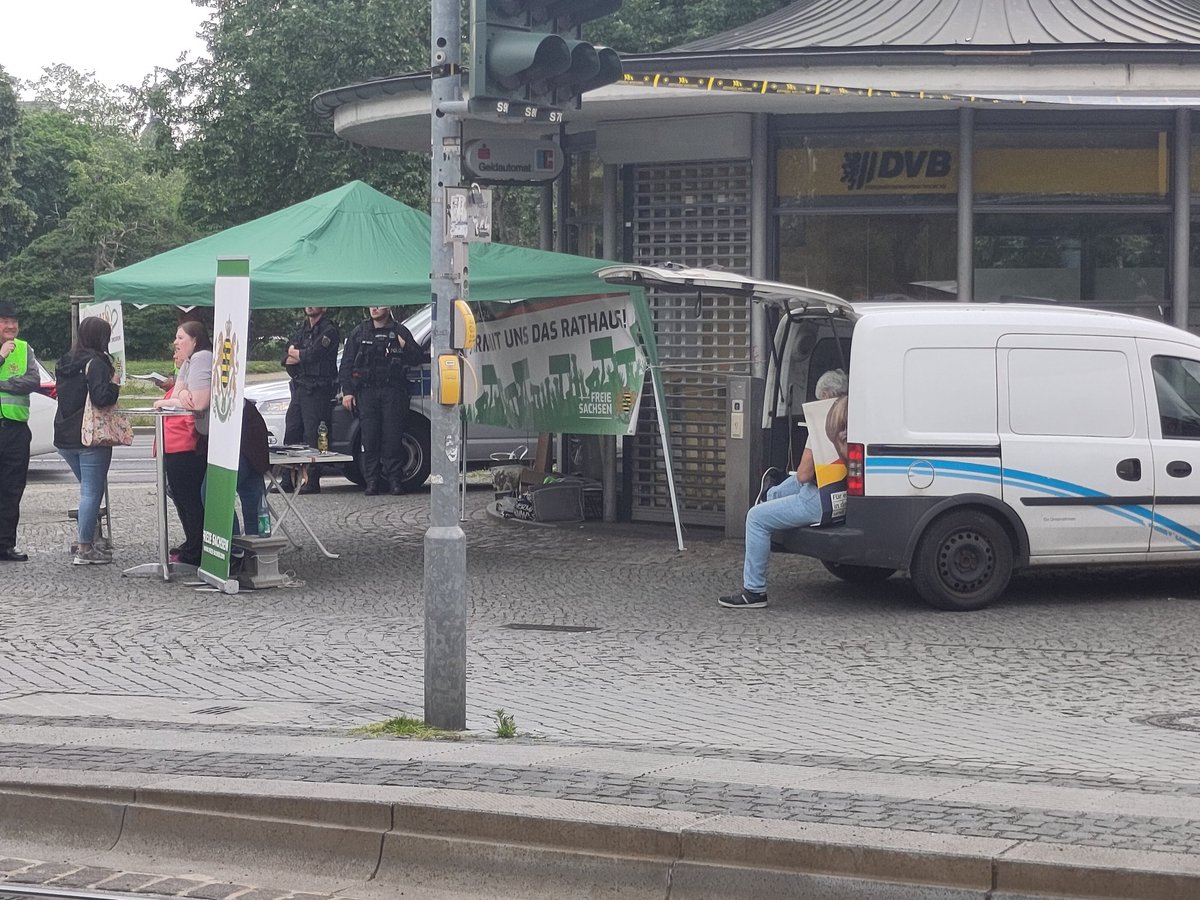 Seit wenn sind die #FreienSachsen Fans von Frau Merkel? Aber ich vermute fast das es geklaut ist. #dd2905 #nazisraus #fcknazis #fucknazis