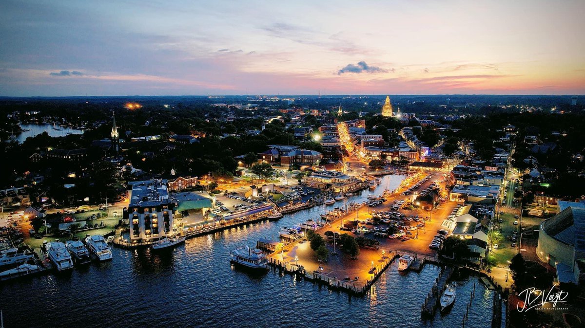 Best part about Downtown Annapolis? It’s just steps from the Yard⚓️

📸Jeff B. Voigt Aerial Photography

#LetsFly25 | #GoNavy