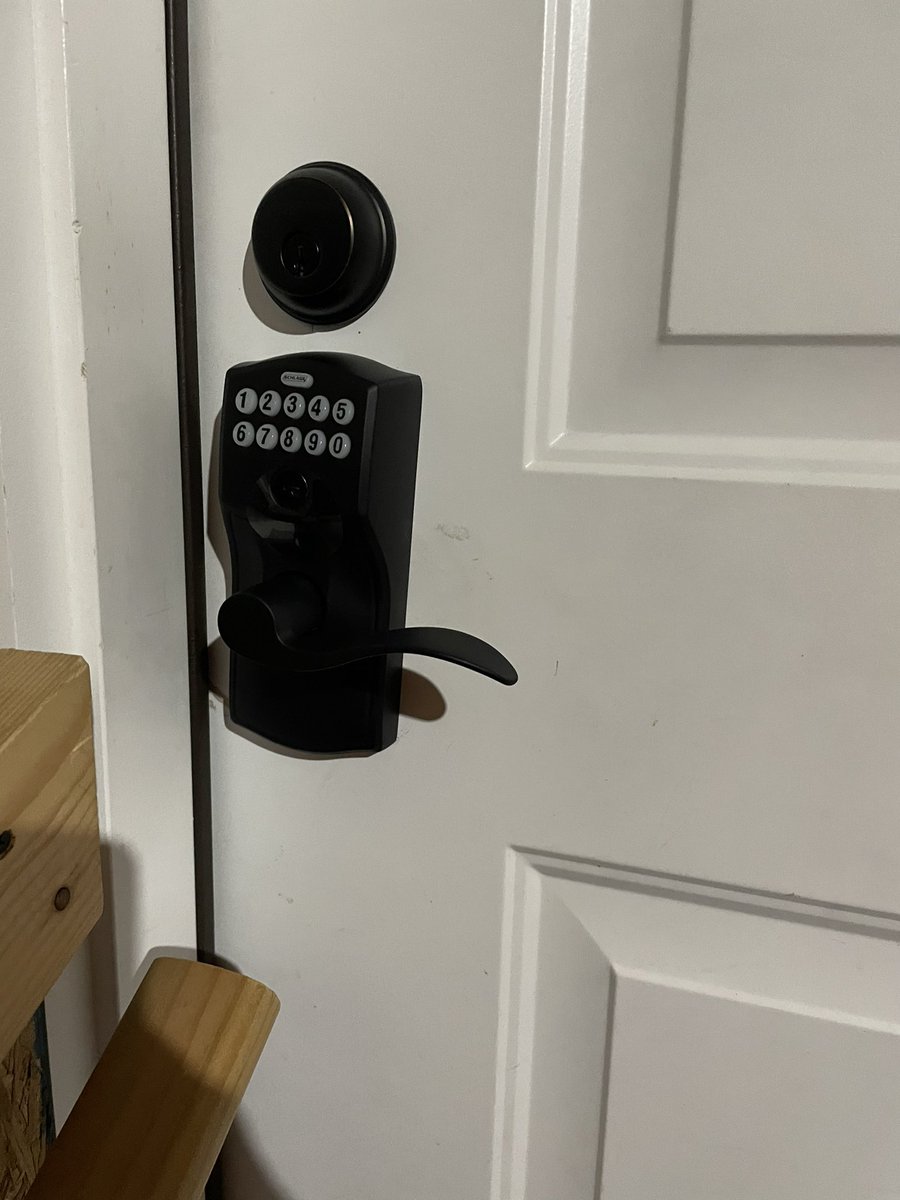 GunthorTM's tweet photo. Replaced the inner garage door knob with a keypad lock #homeownerfun #vacationproject https://t.co/tYuDFhpJQ1